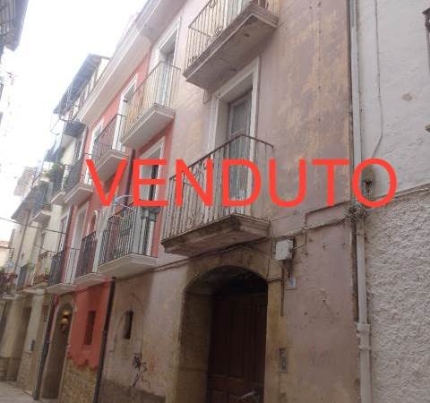 Stabile / Palazzo in vendita a Fondi
