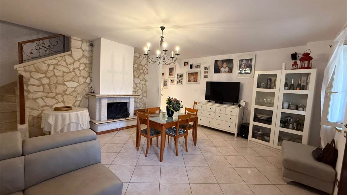 SOGGIORNO PIANO RIALZATO